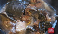 红烧甲鱼的做法视频,家常美味，一招鲜的烹饪秘诀