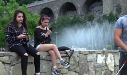 美女小便视频,美女小便视频引发的争议与反思